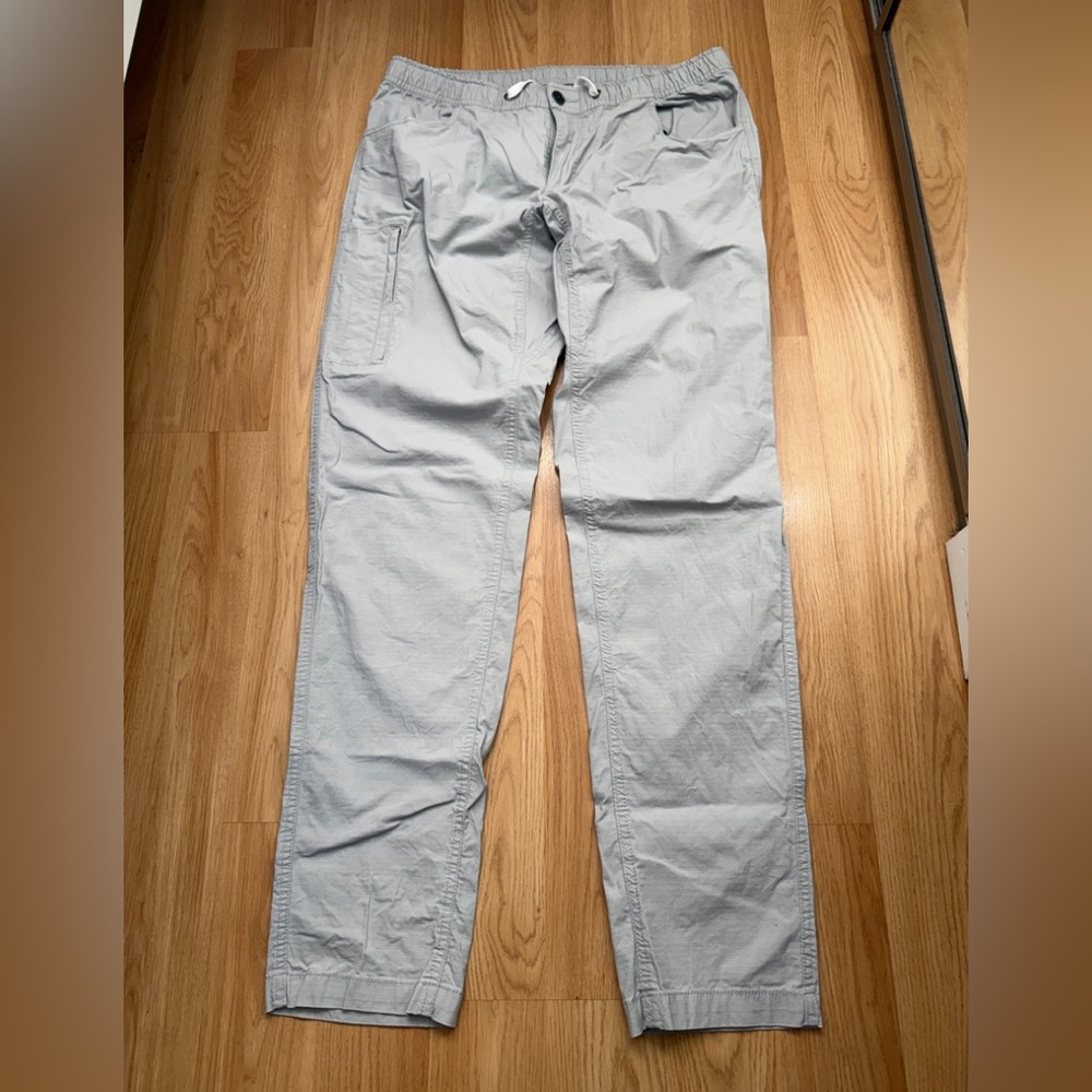 Bylt Weekender Pants in Light Gray size Large
